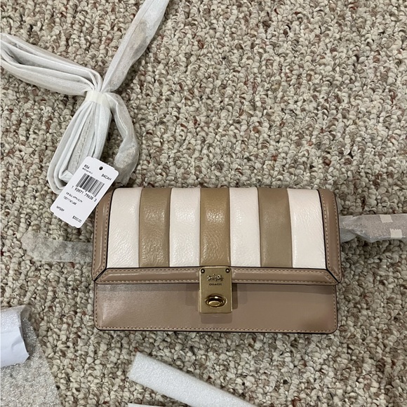 Coach Hutton Clutch With Colorblock Quilting 856 - Picture 4 of 9